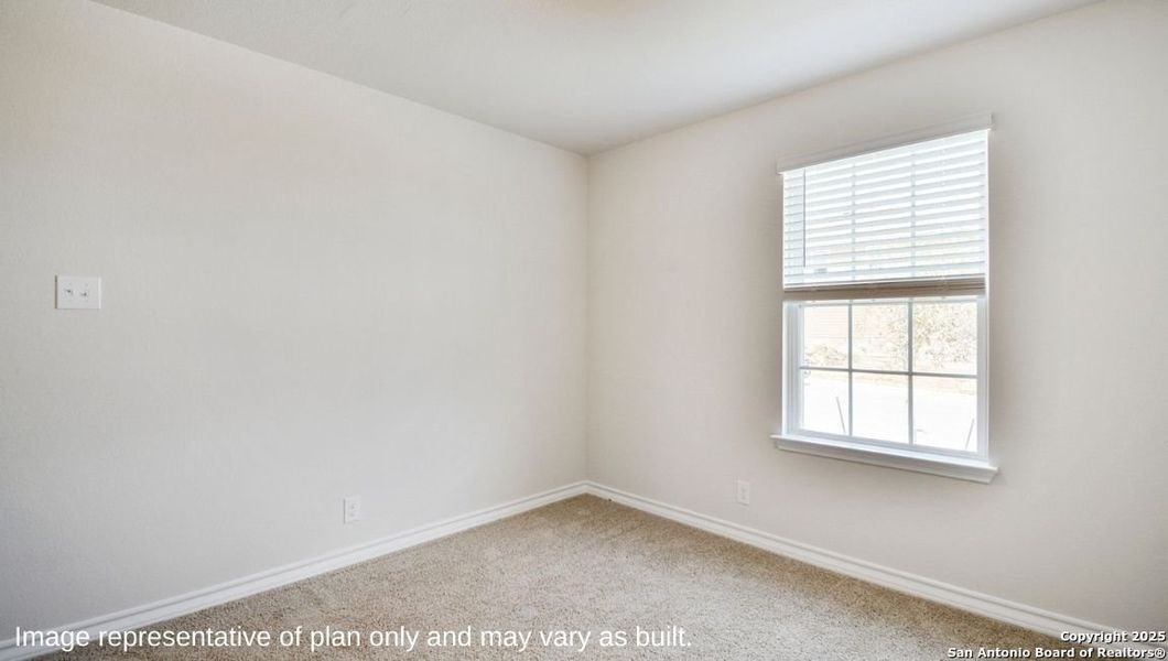 Spacious, unfurnished interior of a new home in Stonehill, San Antonio (Image 9).