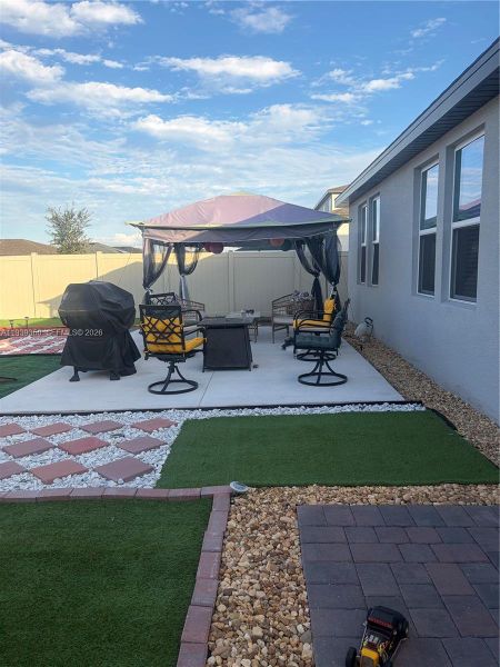 Exterior details and patio area of a home in , Haines City (Image 25).