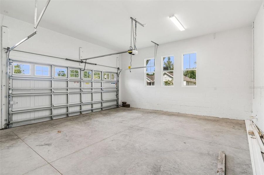 Spacious, unfurnished interior of a new home in Southern Hills Plantation, Brooksville (Image 37). Spacious, unfurnished interior of a new home in Southern Hills Plantation, Brooksville (Image 37).