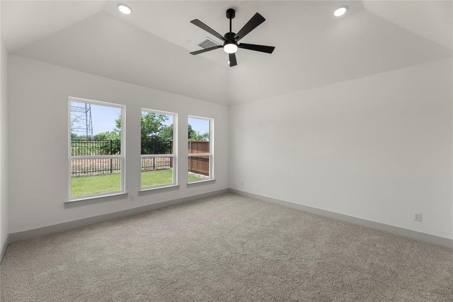 Spacious, unfurnished interior of a new home in Inspiration, Seis Lagos (Image 20).