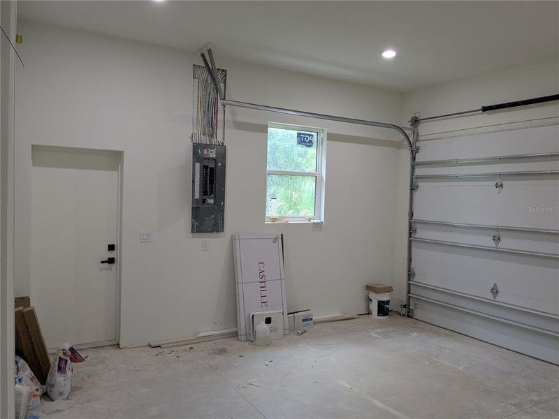 Spacious, unfurnished interior of a new home in , Port Charlotte (Image 49).