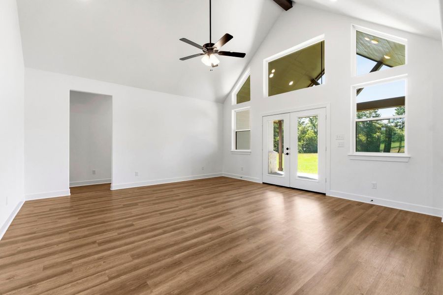 Spacious, unfurnished interior of a new home in , Centerville (Image 20).