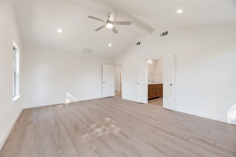 Spacious, unfurnished interior of a new home in , Dallas (Image 28).