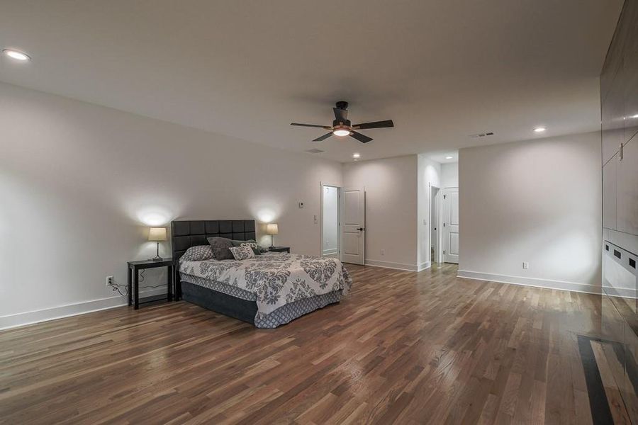 Furnished interior view inside a new home in , Atlanta (Image 17).