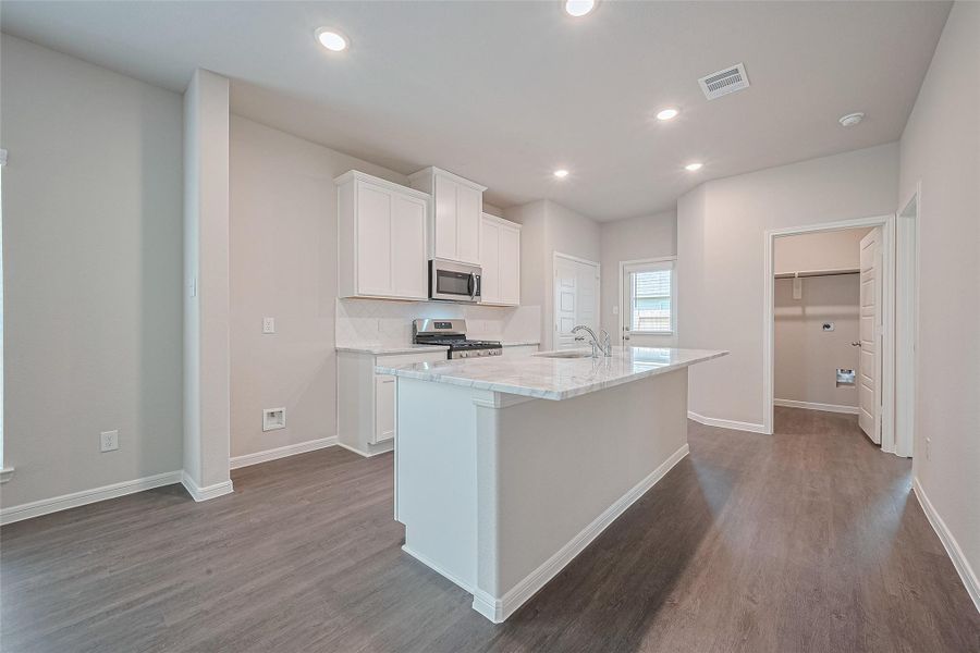 Furnished interior view inside a new home in Woodland Lakes, Huffman (Image 6). Furnished interior view inside a new home in Woodland Lakes, Huffman (Image 6).