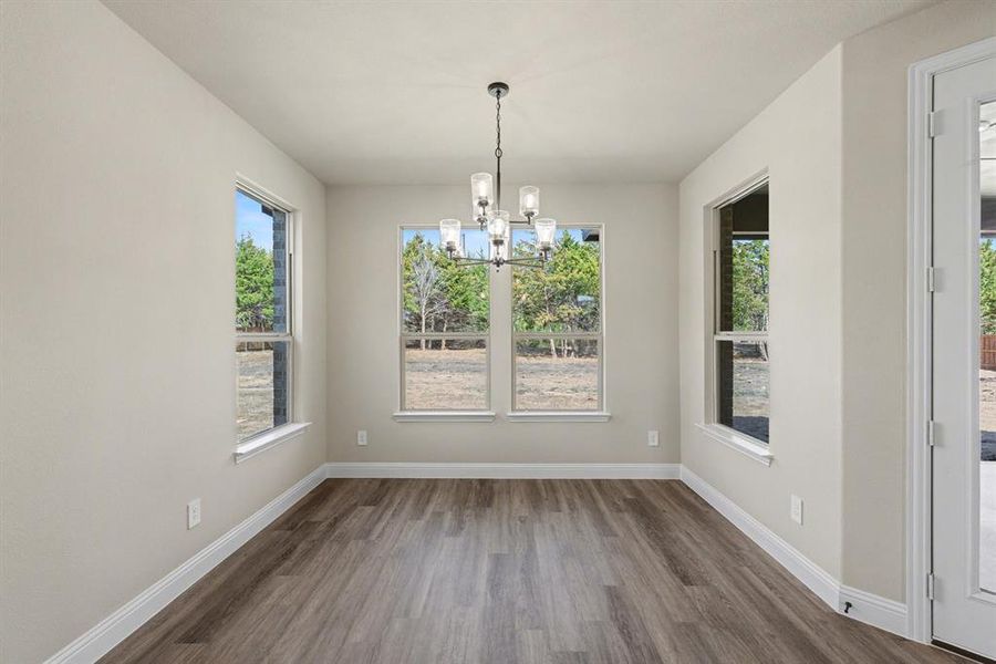 Spacious, unfurnished interior of a new home in Sagebrush Addition, Midlothian (Image 23).