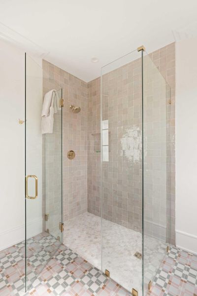 Image 93 of a home in .