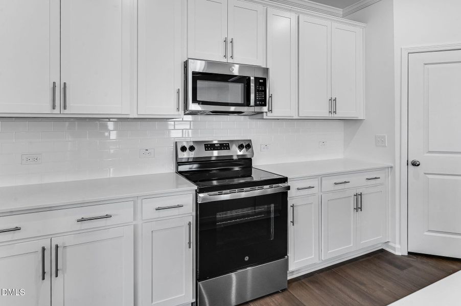 SUN_CaitlinCrossing_Pic_OakleyII-16