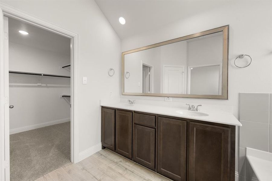 317 Comfort- Primary Suite-4