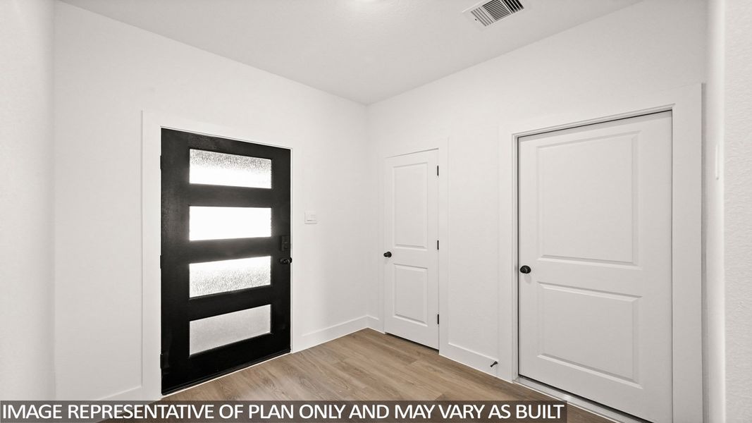 Spacious, unfurnished interior of a new home in Sunterra Lakes, Brookshire (Image 13). Spacious, unfurnished interior of a new home in Sunterra Lakes, Brookshire (Image 13).