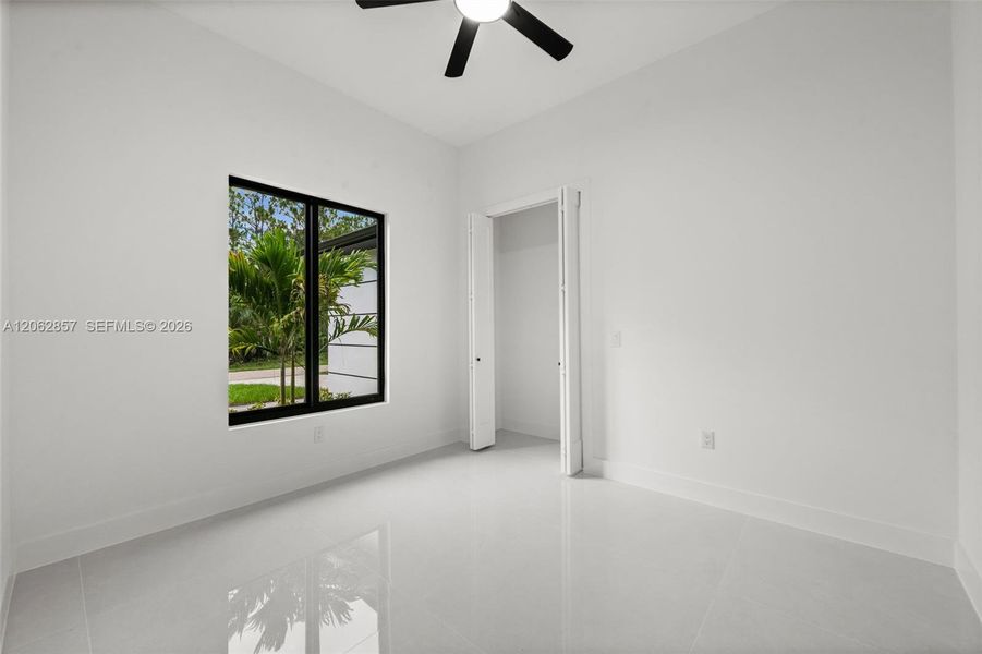 Spacious, unfurnished interior of a new home in , Lehigh Acres (Image 27).