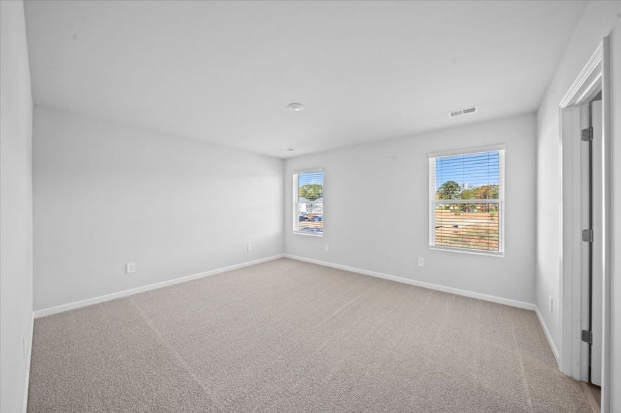 Spacious, unfurnished interior of a new home in Pleasant Brook, Piedmont (Image 14).