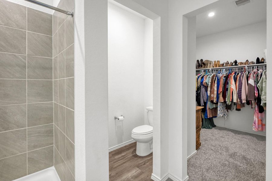 Furnished interior view inside a new home in Summerwood Trails, Willis (Image 32). Furnished interior view inside a new home in Summerwood Trails, Willis (Image 32).