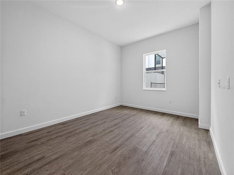 Spacious, unfurnished interior of a new home in , Davenport (Image 27).