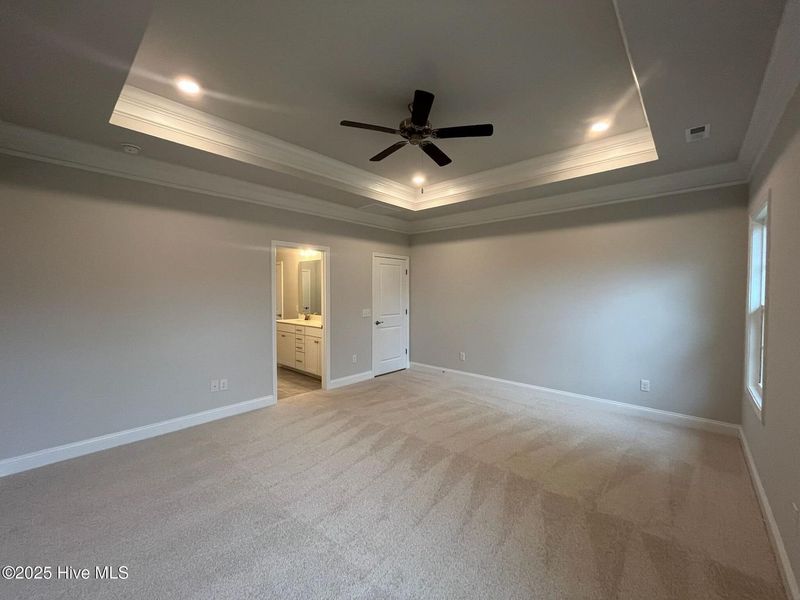 Spacious, unfurnished interior of a new home in Palmetto Creek, Bolivia (Image 18).