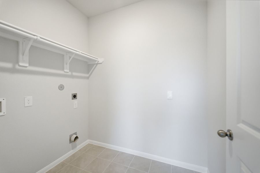 Spacious, unfurnished interior of a new home in Ashland, Texas City (Image 28). Spacious, unfurnished interior of a new home in Ashland, Texas City (Image 28).