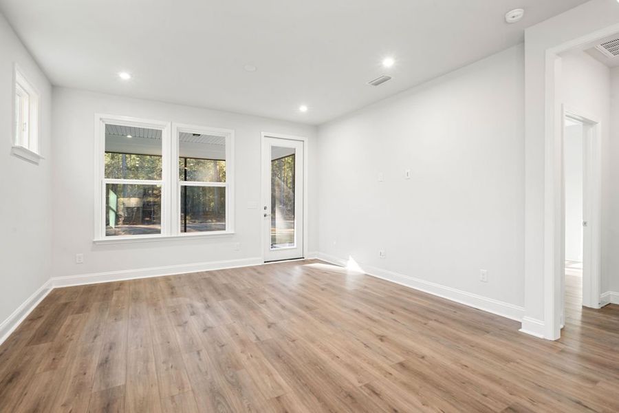 Spacious, unfurnished interior of a new home in Sun City Hilton Head, Bluffton (Image 20).