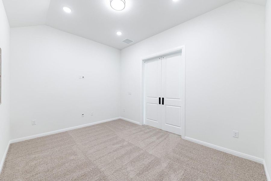 Spacious, unfurnished interior of a new home in Parmer Ranch 60, Georgetown (Image 15).