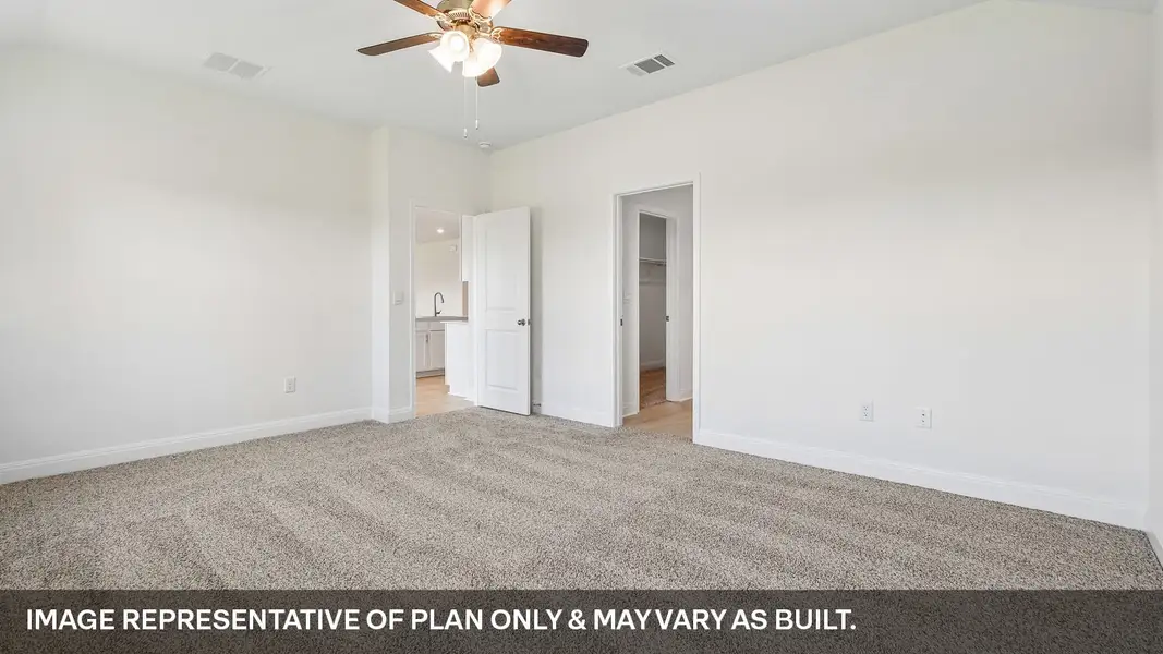 Representative unfurnished interior of a home built from the The Courtland by D.R. Horton in Riverview, Georgetown (Image 38).
