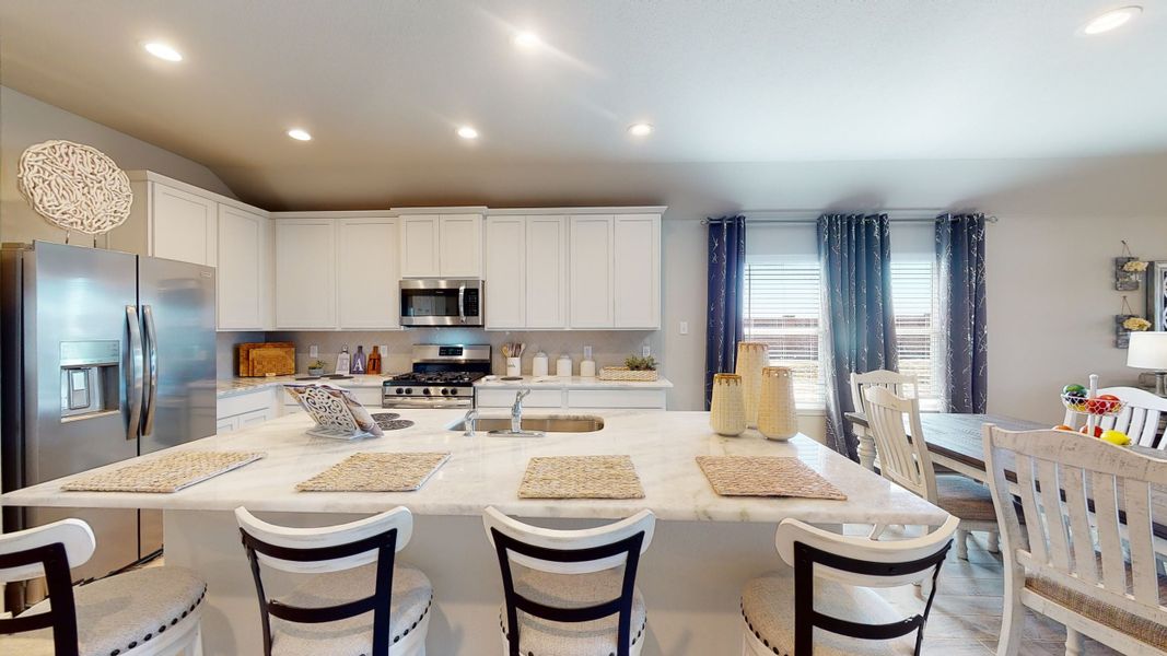 Representative furnished interior of a home built from the Floor Plan 2121 by Colina Homes in Grand Magnolia, Magnolia (Image 9). Representative furnished interior of a home built from the Floor Plan 2121 by Colina Homes in Grand Magnolia, Magnolia (Image 9).
