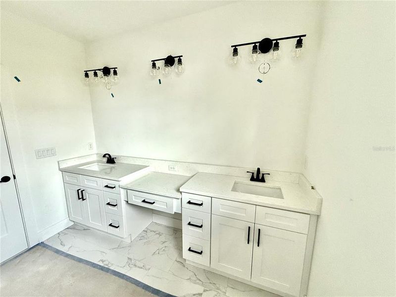 Image 21 of a home in .