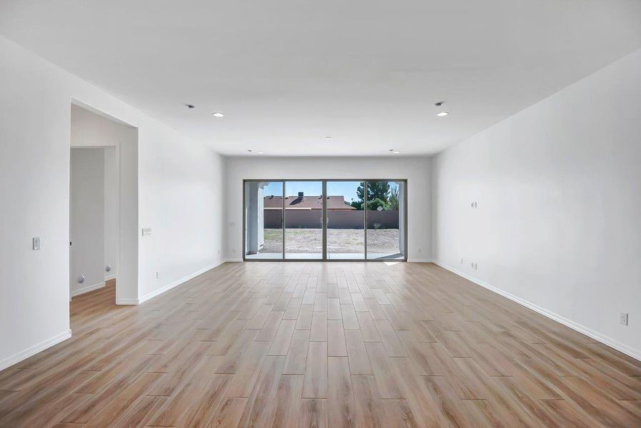 Spacious, unfurnished interior of a new home in Legends at Thunderbird, Glendale (Image 25).
