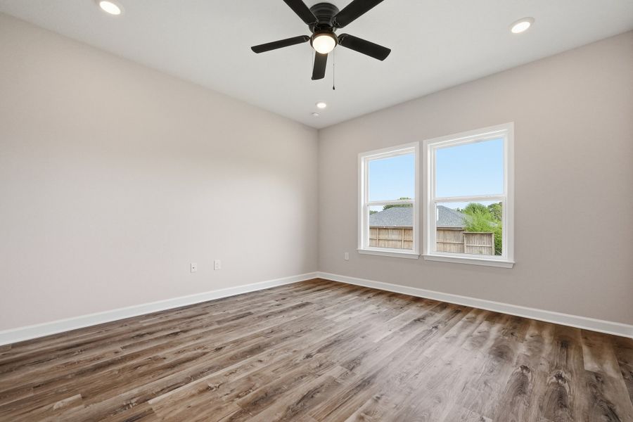 Spacious, unfurnished interior of a new home in Barton's Bend, Crestview (Image 21).