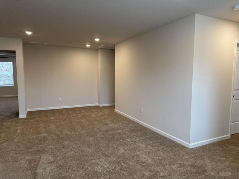 Spacious, unfurnished interior of a new home in Southern Hills, McDonough (Image 31).