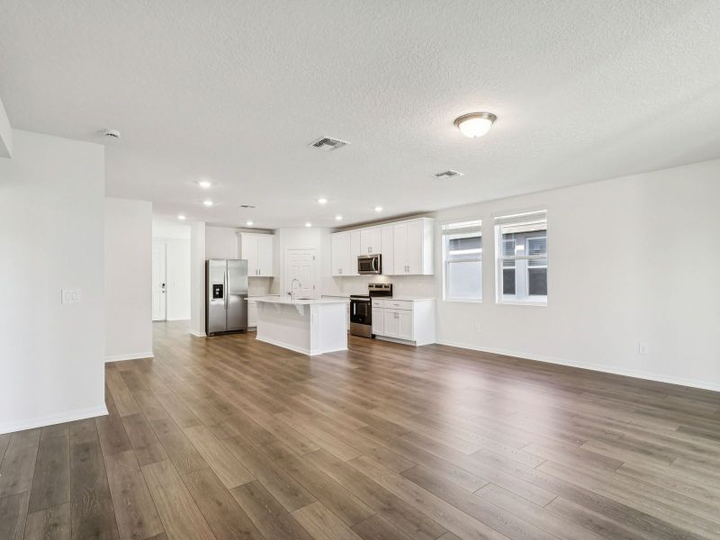 Spacious, unfurnished interior of a new home in The Meadow at Crossprairie, St. Cloud (Image 11).