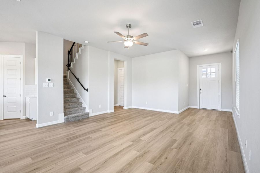 Spacious, unfurnished interior of a new home in Kemah Crossing - Luxe Series, Kemah (Image 40).