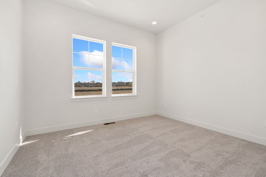 Spacious, unfurnished interior of a new home in Villa Collection, Fort Collins (Image 14).