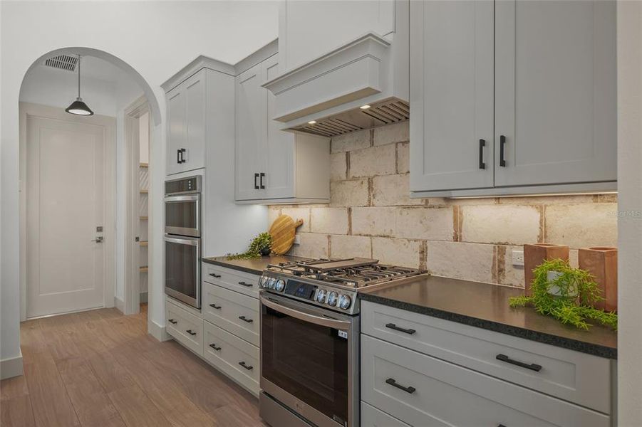 Furnished interior view inside a new home in , Venice (Image 7).