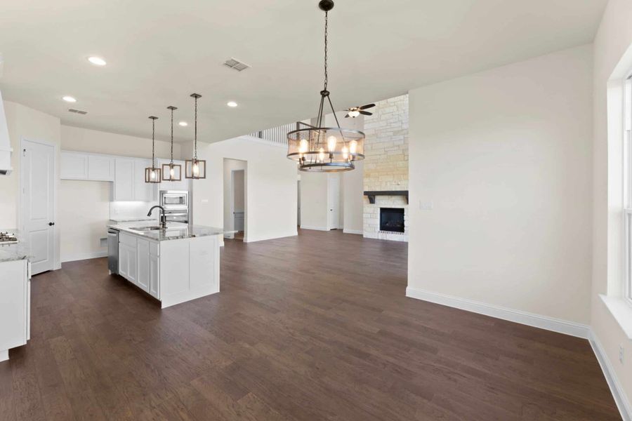 Representative unfurnished interior of a home built from the Kirby by UnionMain Homes in Lake Breeze, Lavon (Image 23).