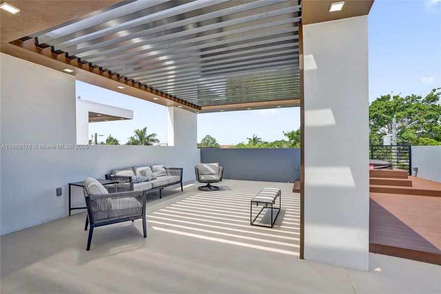 Furnished interior view inside a new home in , Fort Lauderdale (Image 66). Furnished interior view inside a new home in , Fort Lauderdale (Image 66).