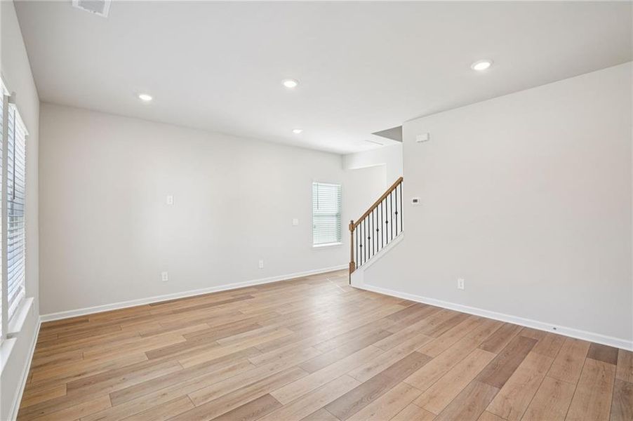Spacious, unfurnished interior of a new home in Hawthorne Station, College Park (Image 23).