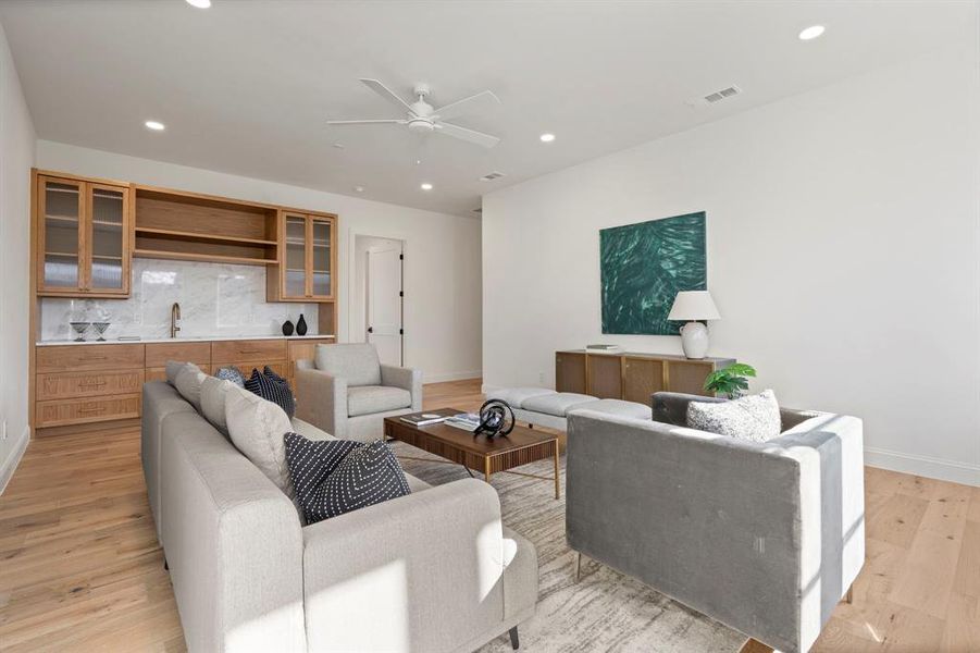 Furnished interior view inside a new home in , Dallas (Image 26). Furnished interior view inside a new home in , Dallas (Image 26).