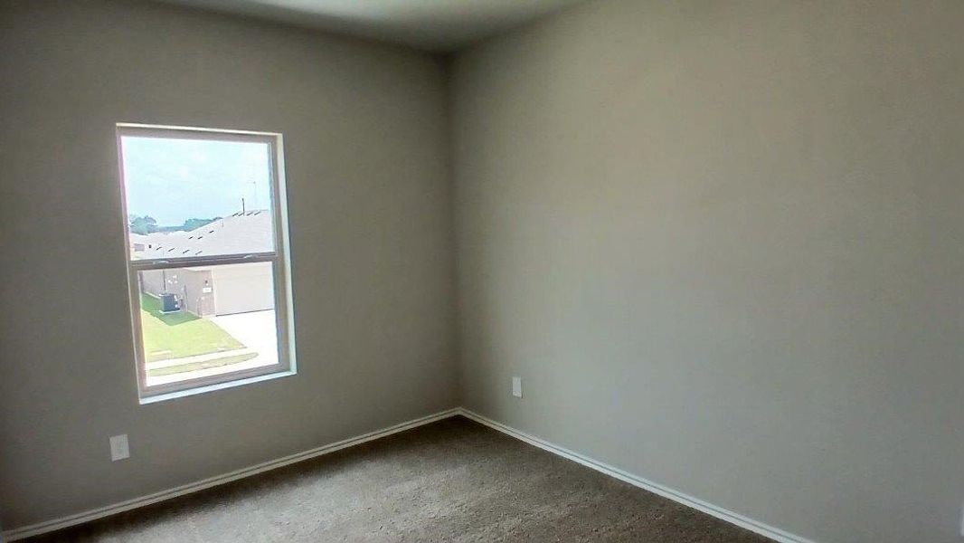Spacious, unfurnished interior of a new home in The Canyons, Keene (Image 9).