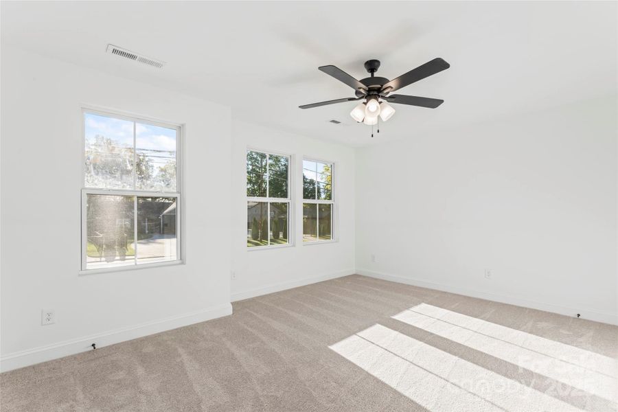 Spacious, unfurnished interior of a new home in , Charlotte (Image 15).