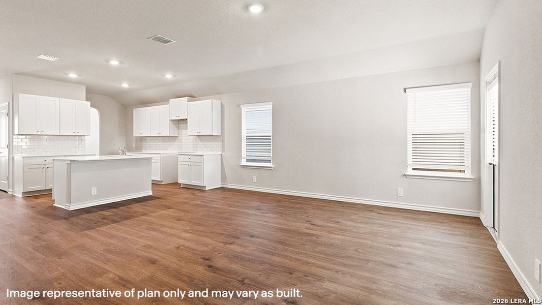 Spacious, unfurnished interior of a new home in Brookstone Creek, San Antonio (Image 24).