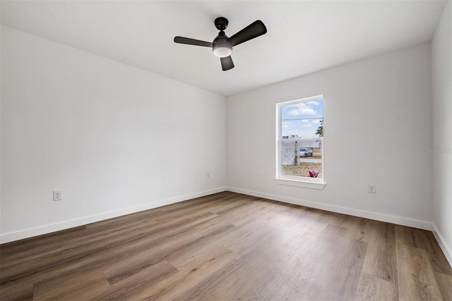 Spacious, unfurnished interior of a new home in , Dade City (Image 31).