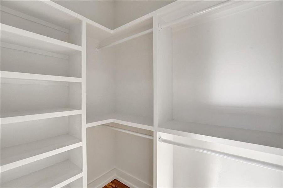 Spacious, unfurnished interior of a new home in , Gainesville (Image 27).