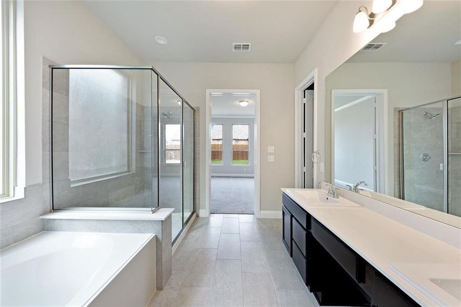 Image 15 of a home in Sunterra.