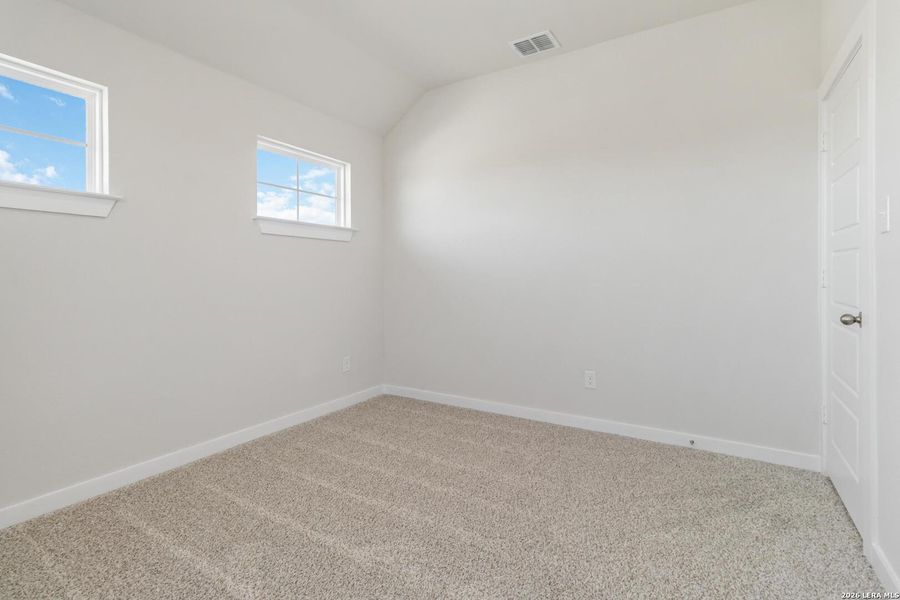 Spacious, unfurnished interior of a new home in Willow Point, San Antonio (Image 23).