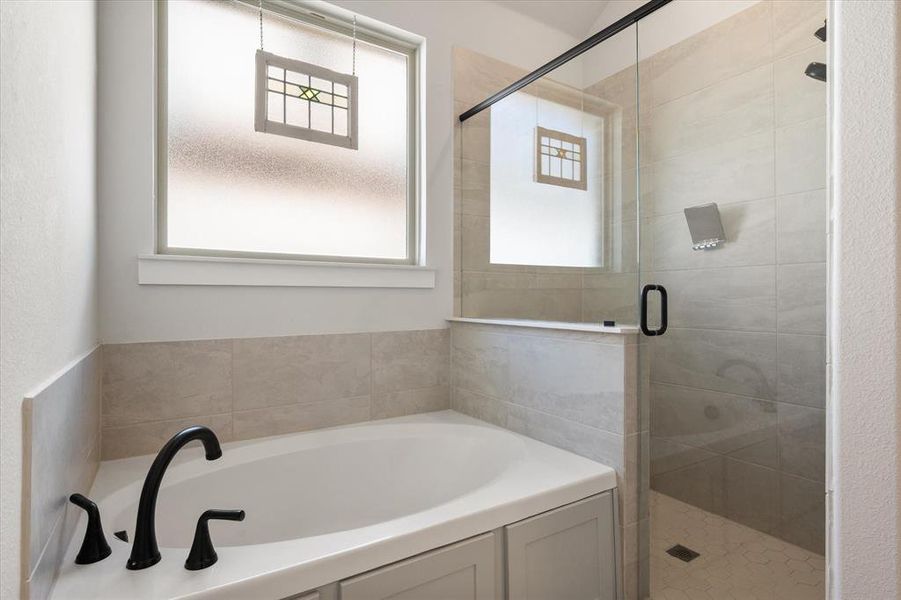 Furnished interior view inside a new home in , Waxahachie (Image 24).