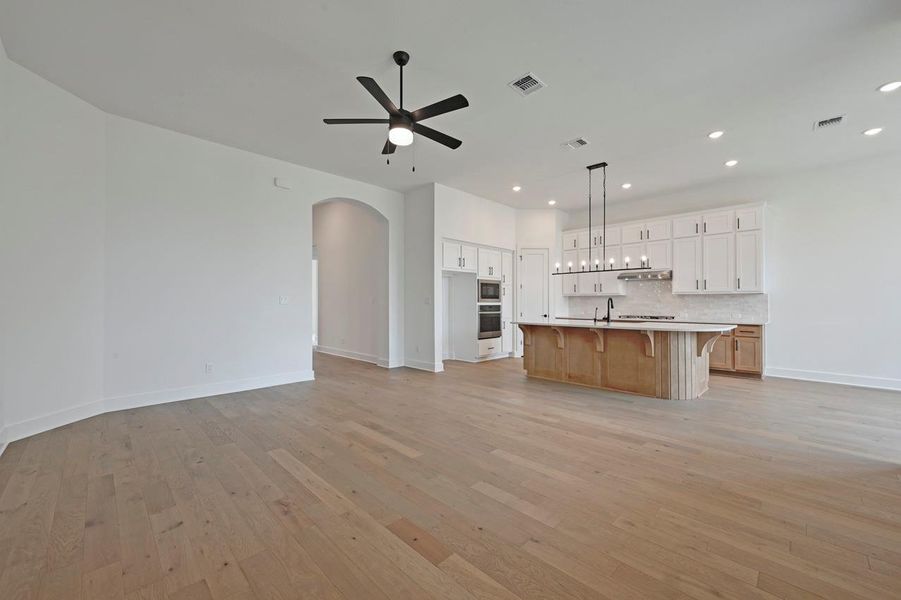 Spacious, unfurnished interior of a new home in 6 Creeks at Waterridge: 55ft. lots, Kyle (Image 13). Spacious, unfurnished interior of a new home in 6 Creeks at Waterridge: 55ft. lots, Kyle (Image 13).