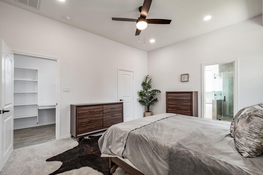 Spacious layout allowing for a full furniture set.