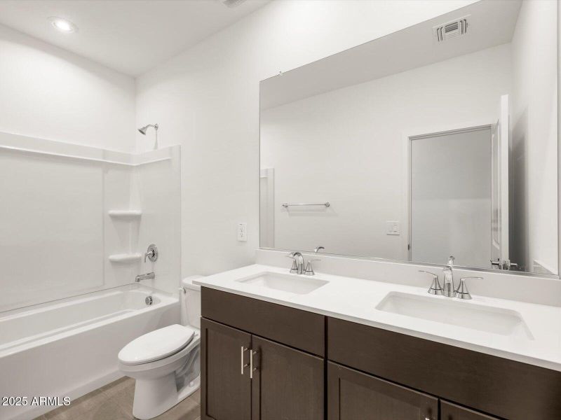 Bath 2 Double Sink! Bath 2 Double Sink!