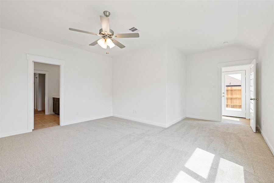 Spacious, unfurnished interior of a new home in Sunterra, Katy (Image 31).