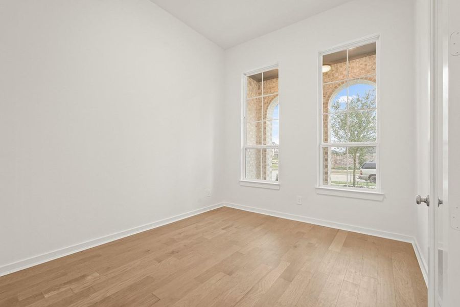 Spacious, unfurnished interior of a new home in Grange: 60ft. lots, Katy (Image 11).