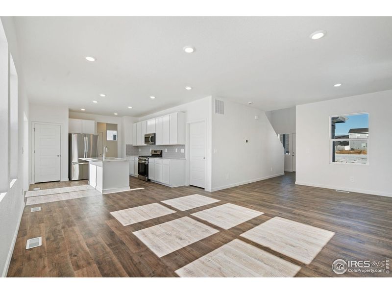 Spacious, unfurnished interior of a new home in Hudson Hills, Hudson (Image 13).